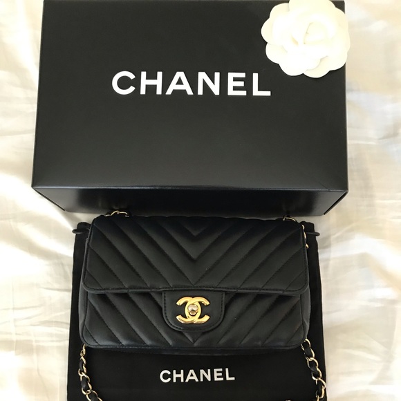 CHANEL Handbags - Chanel Chevron Lamb Mini
